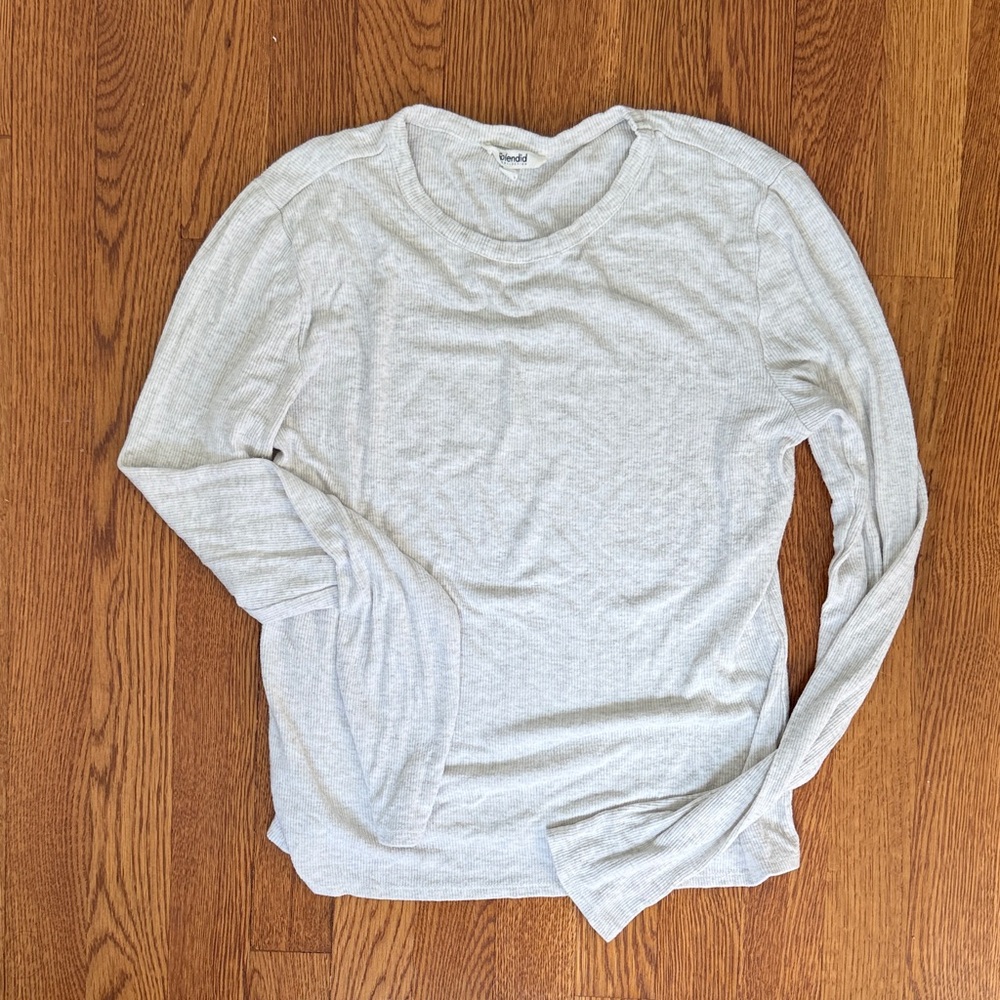 Splendid Heather Light Gray Long Sleeve Crewneck Top
